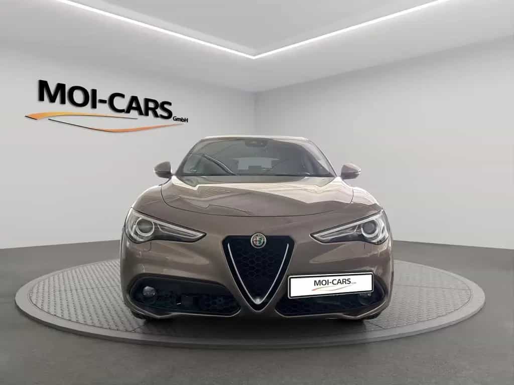Alfa Romeo Stelvio Super 2WD AUT*NAVI*LEDER*SHZ*Garantie* 07/2018-photo-1