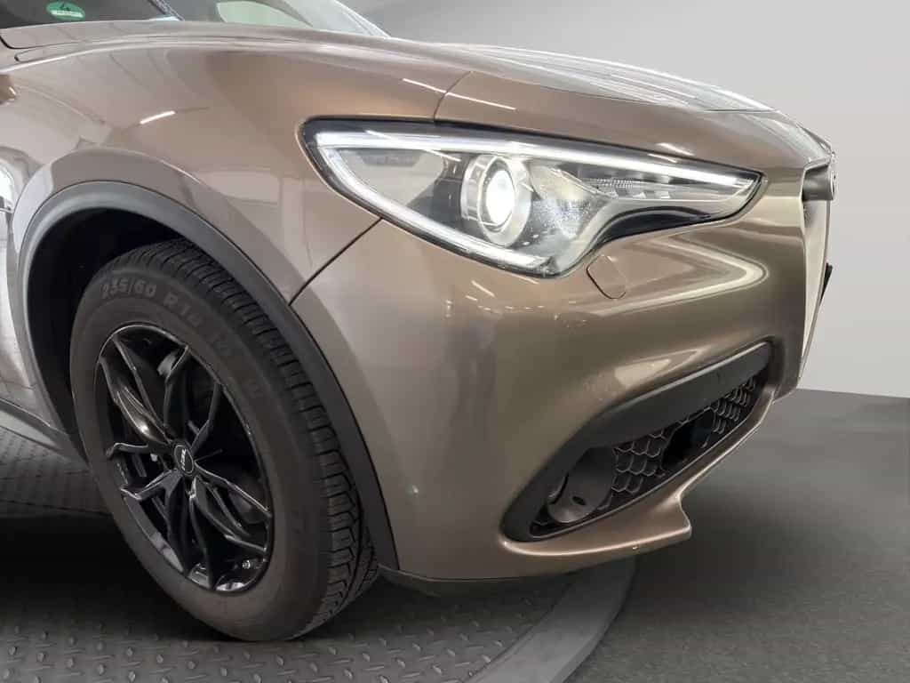Alfa Romeo Stelvio Super 2WD AUT*NAVI*LEDER*SHZ*Garantie* 07/2018-photo-12