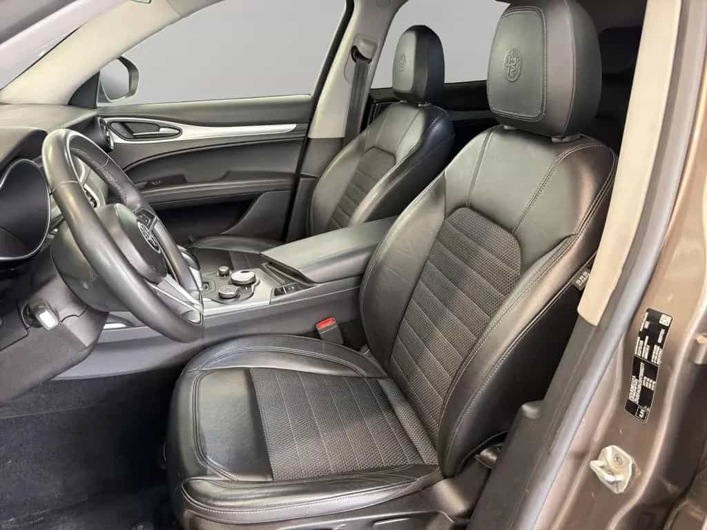 Alfa Romeo Stelvio Super 2WD AUT*NAVI*LEDER*SHZ*Garantie* 07/2018-photo-13