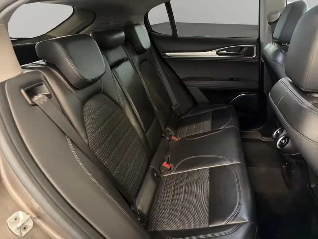Alfa Romeo Stelvio Super 2WD AUT*NAVI*LEDER*SHZ*Garantie* 07/2018-photo-16