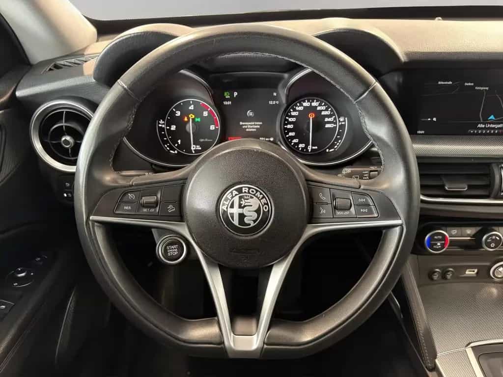 Alfa Romeo Stelvio Super 2WD AUT*NAVI*LEDER*SHZ*Garantie* 07/2018-photo-18