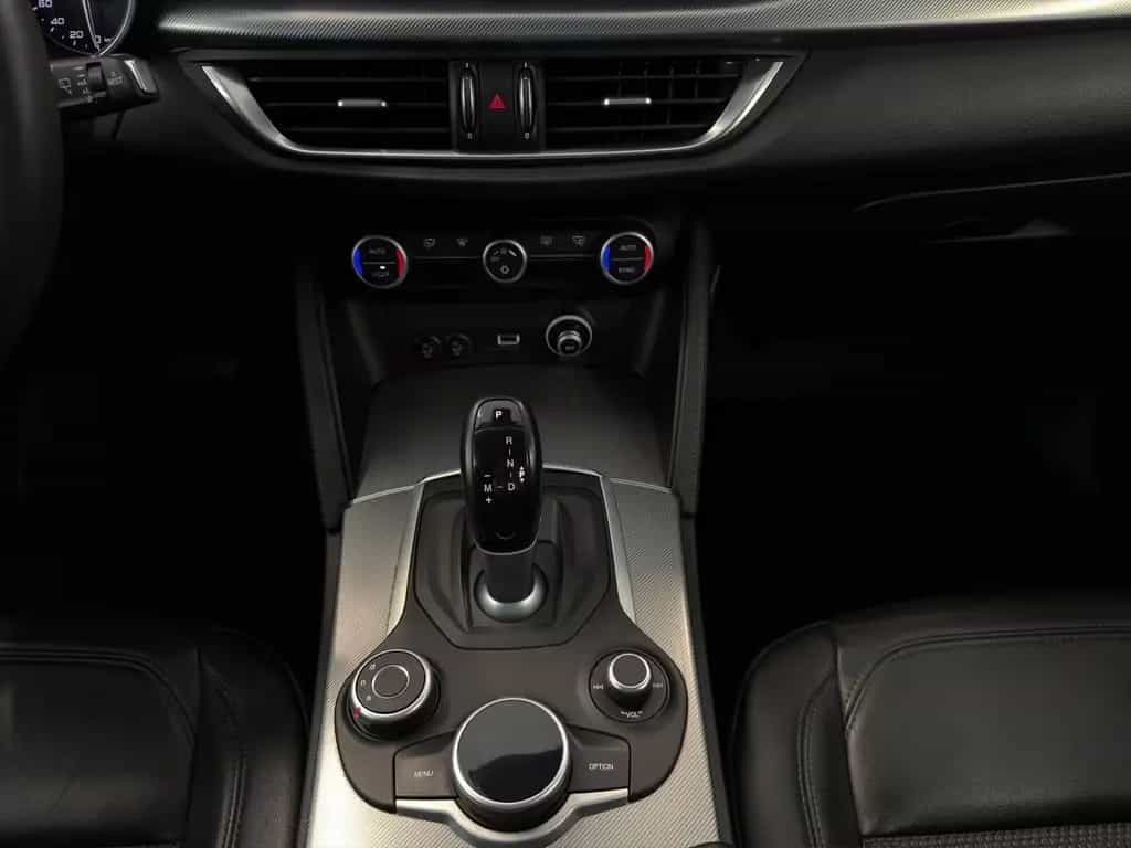 Alfa Romeo Stelvio Super 2WD AUT*NAVI*LEDER*SHZ*Garantie* 07/2018-photo-22