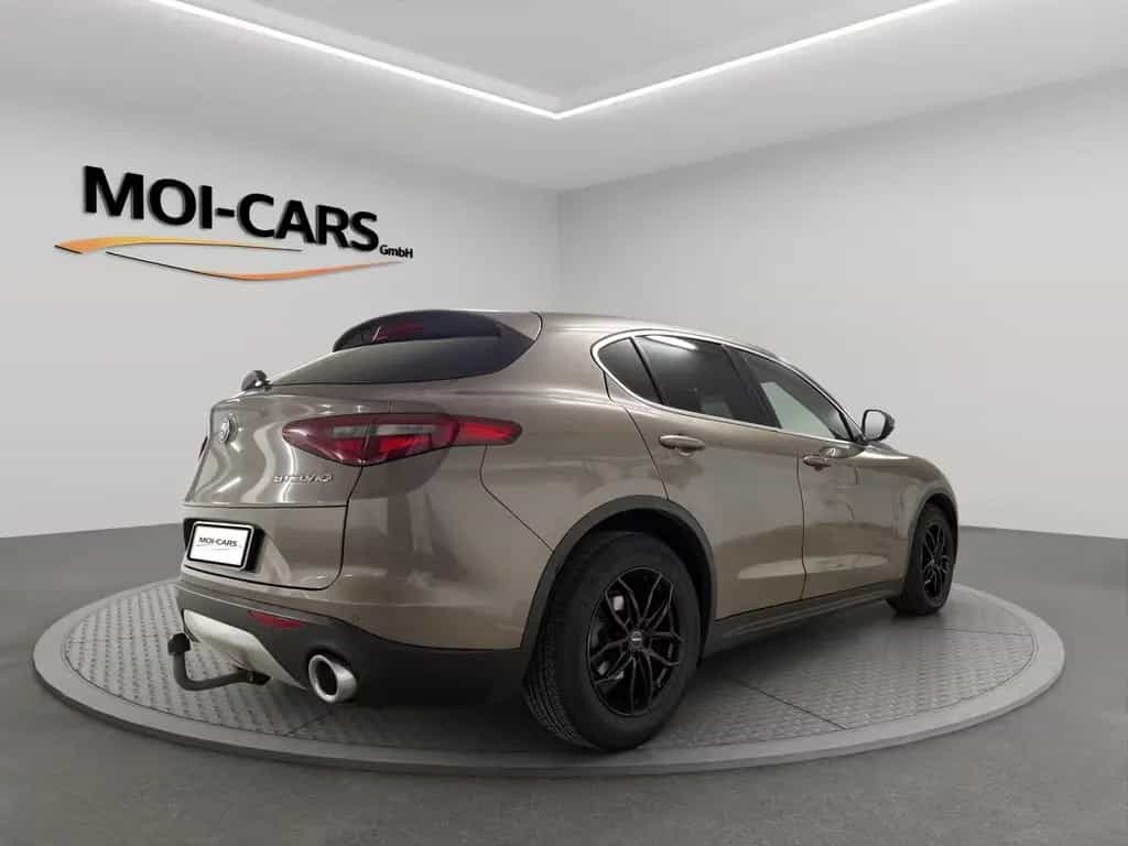 Alfa Romeo Stelvio Super 2WD AUT*NAVI*LEDER*SHZ*Garantie* 07/2018-photo-4