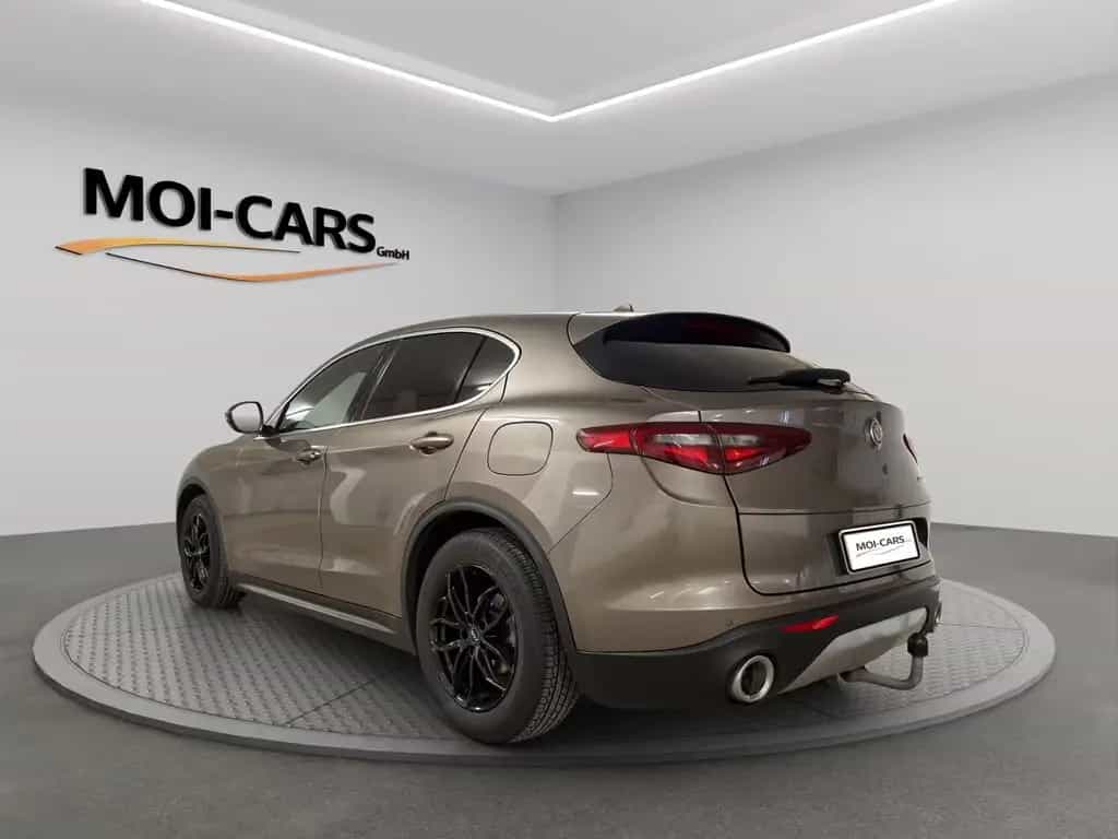 Alfa Romeo Stelvio Super 2WD AUT*NAVI*LEDER*SHZ*Garantie* 07/2018-photo-7