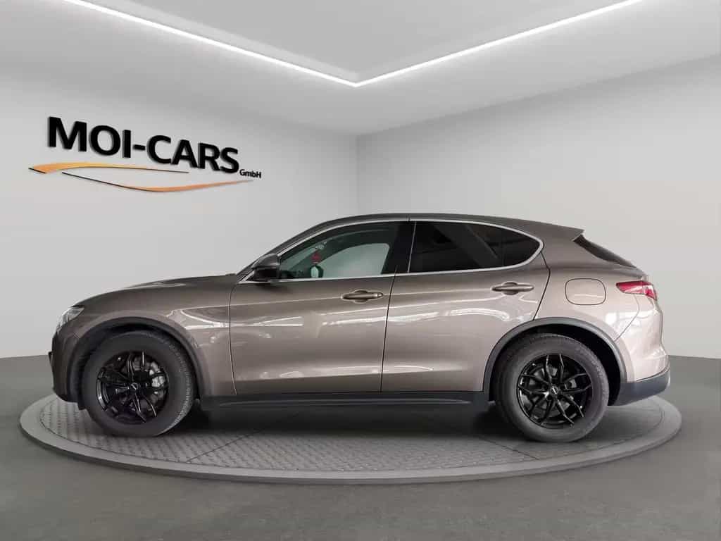 Alfa Romeo Stelvio Super 2WD AUT*NAVI*LEDER*SHZ*Garantie* 07/2018-photo-8