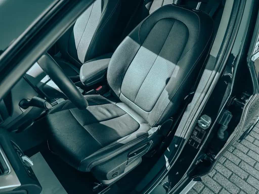 BMW X1 sDrive 18 i xLine M Sport 08/2019-photo-18