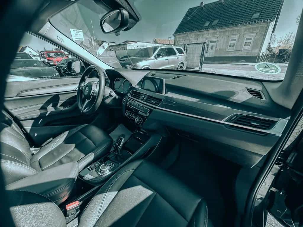 BMW X1 sDrive 18 i xLine M Sport 08/2019-photo-25