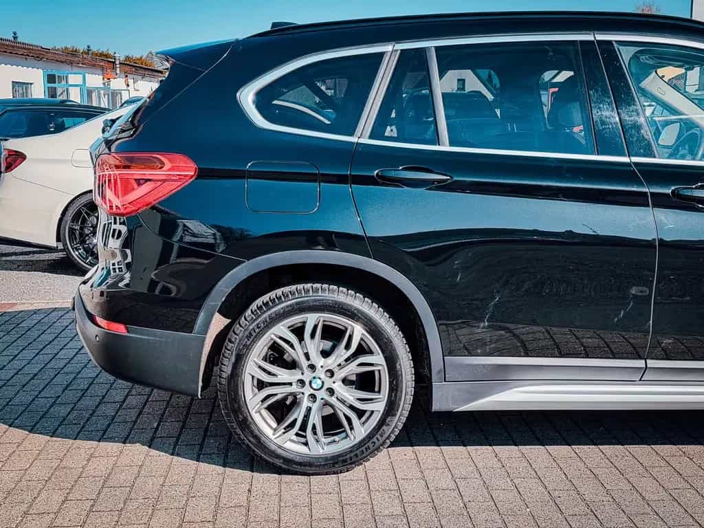 BMW X1 sDrive 18 i xLine M Sport 08/2019-photo-3