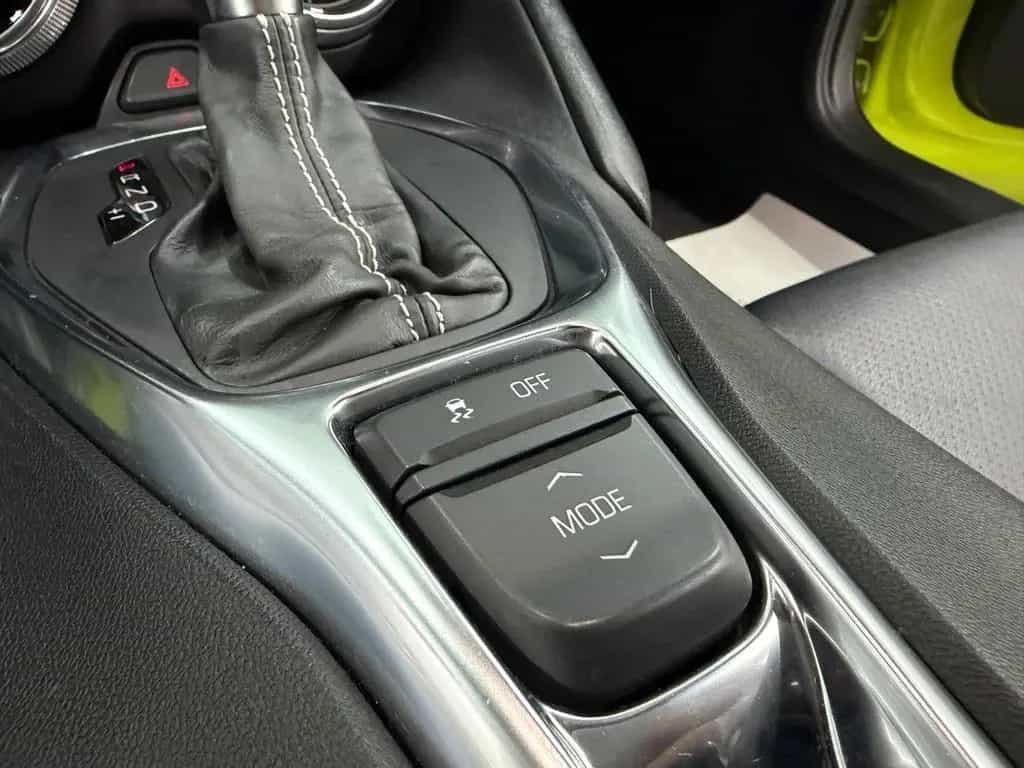 Chevrolet Camaro 6,2 V8 Zl1-Kit Neon-Yellow/Perf-Aga/Bose/ 07/2021-photo-33