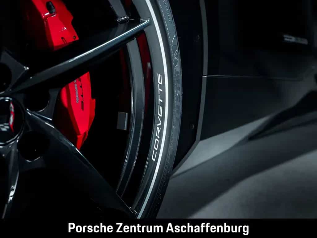 Corvette C8 E-Ray 3LZ Coupe V8 wenig KM 11/2025-photo-11
