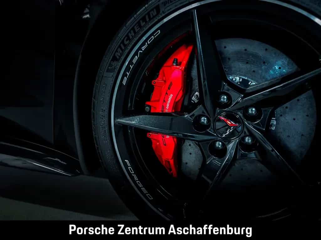 Corvette C8 E-Ray 3LZ Coupe V8 wenig KM 11/2025-photo-12