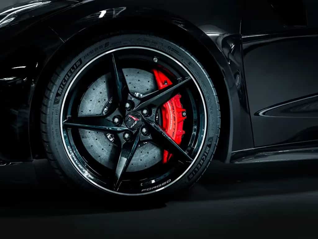 Corvette C8 E-Ray 3LZ Coupe V8 wenig KM 11/2025-photo-17