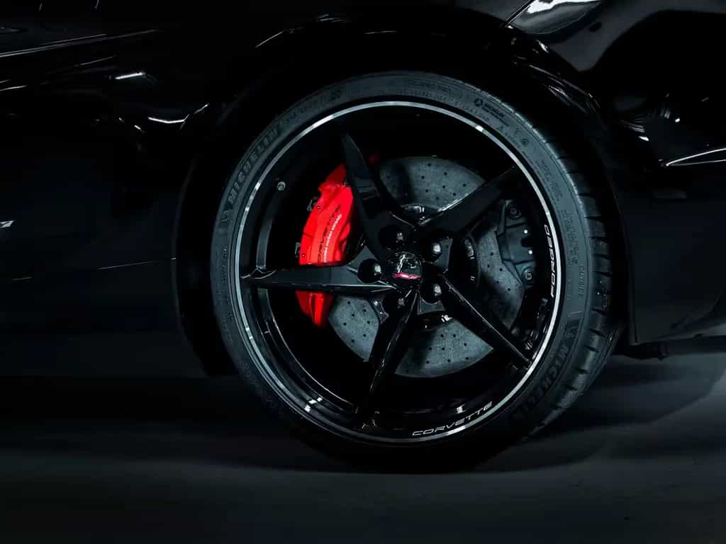Corvette C8 E-Ray 3LZ Coupe V8 wenig KM 11/2025-photo-18