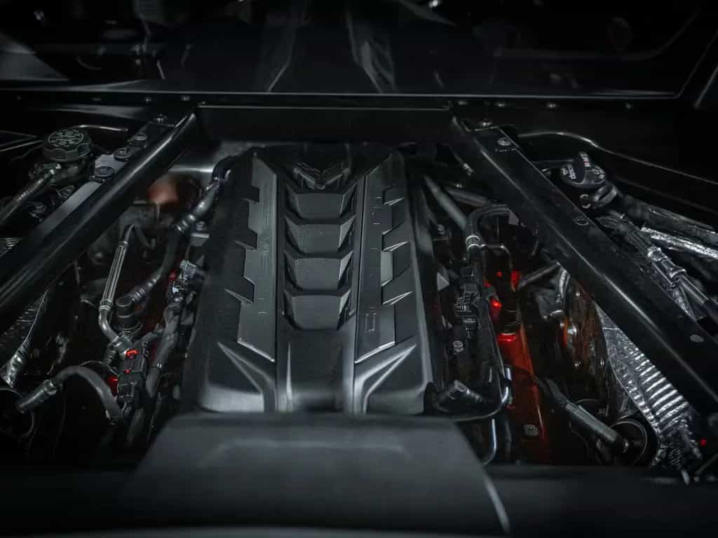 Corvette C8 E-Ray 3LZ Coupe V8 wenig KM 11/2025-photo-21