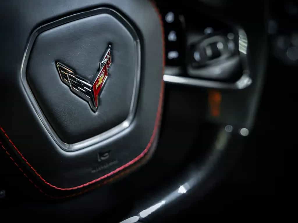 Corvette C8 E-Ray 3LZ Coupe V8 wenig KM 11/2025-photo-33
