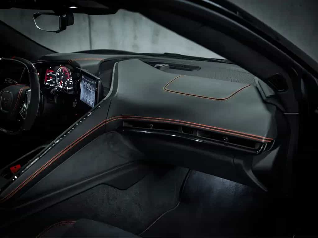 Corvette C8 E-Ray 3LZ Coupe V8 wenig KM 11/2025-photo-47