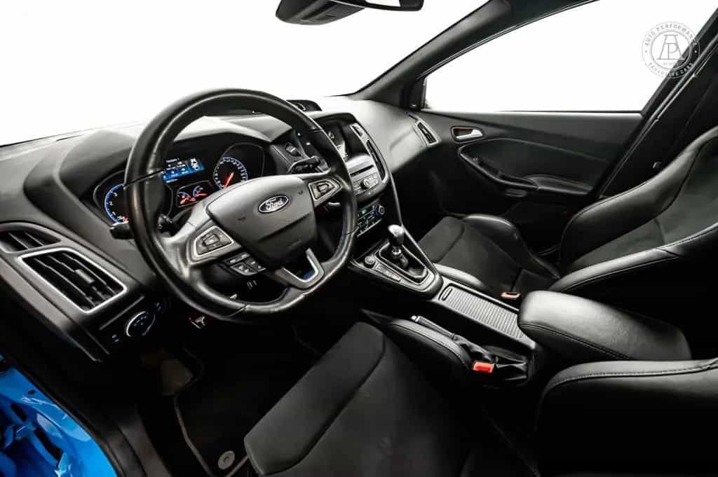 Ford Focus RS 350hp Bucket Seats Manual 06/2018-photo-2