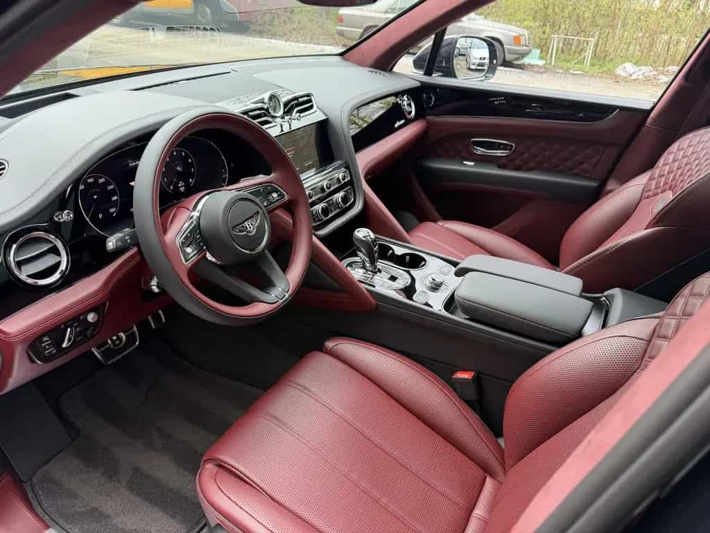 Bentley Bentayga V8 Azure Black Mulliner Carbon Pano HuD 09/2023-photo-11