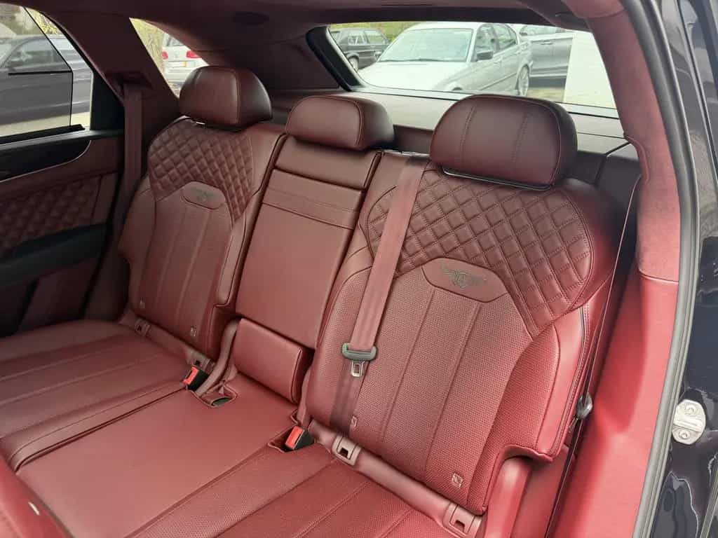 Bentley Bentayga V8 Azure Black Mulliner Carbon Pano HuD 09/2023-photo-14