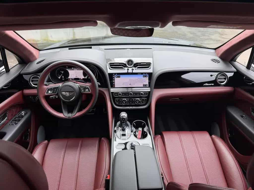 Bentley Bentayga V8 Azure Black Mulliner Carbon Pano HuD 09/2023-photo-15