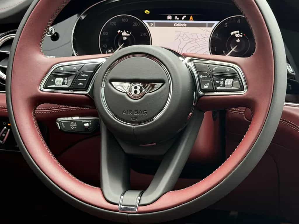 Bentley Bentayga V8 Azure Black Mulliner Carbon Pano HuD 09/2023-photo-17