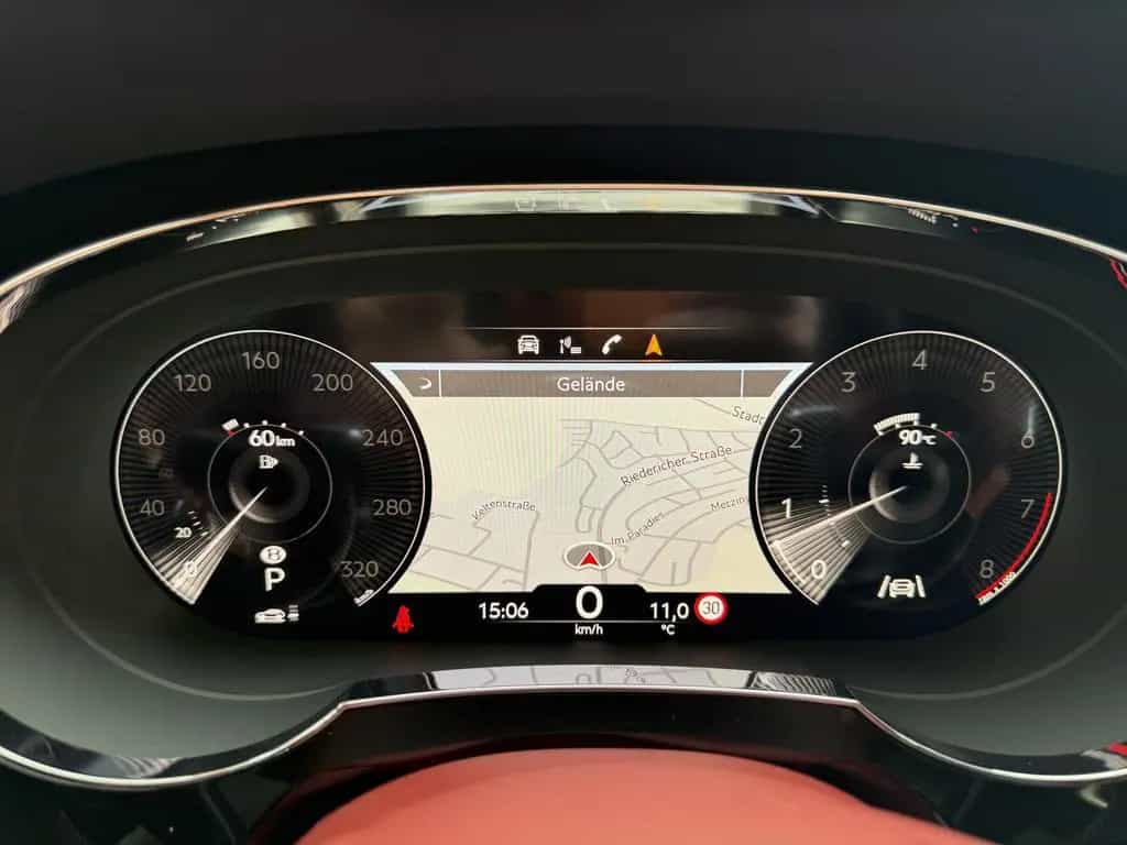 Bentley Bentayga V8 Azure Black Mulliner Carbon Pano HuD 09/2023-photo-18