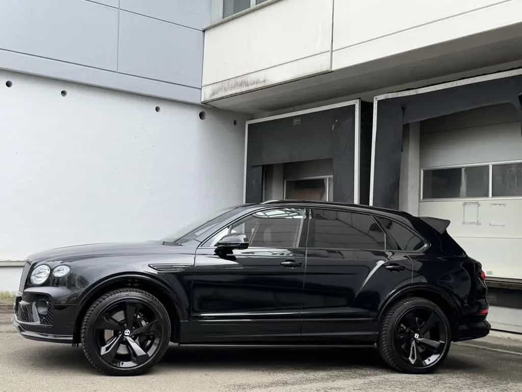 Bentley Bentayga V8 Azure Black Mulliner Carbon Pano HuD 09/2023-photo-2