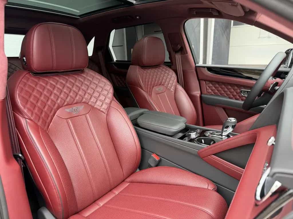 Bentley Bentayga V8 Azure Black Mulliner Carbon Pano HuD 09/2023-photo-25
