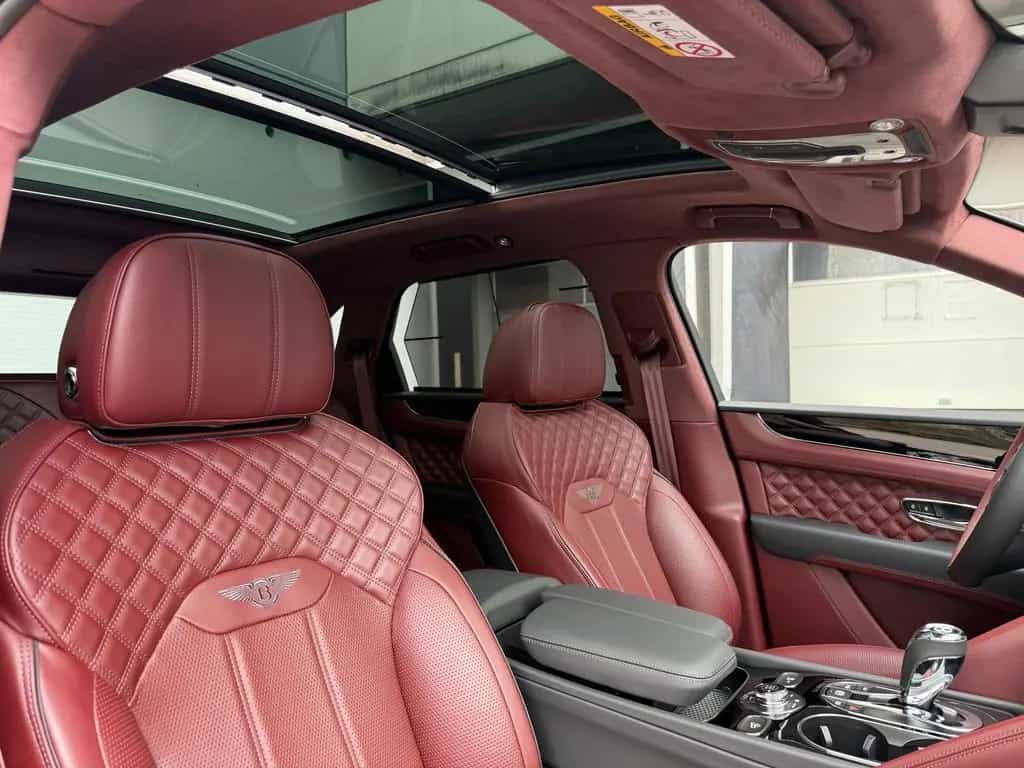 Bentley Bentayga V8 Azure Black Mulliner Carbon Pano HuD 09/2023-photo-26