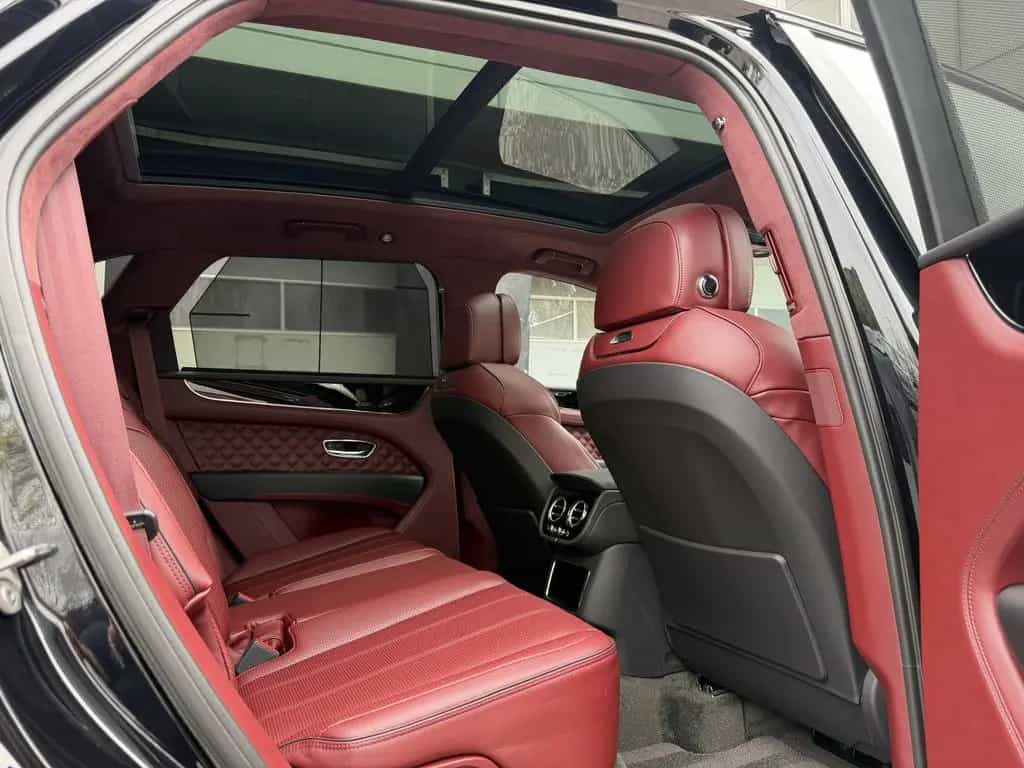 Bentley Bentayga V8 Azure Black Mulliner Carbon Pano HuD 09/2023-photo-27