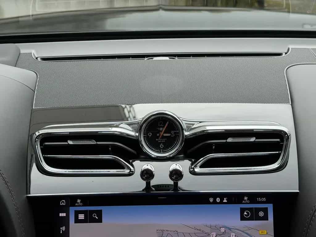 Bentley Bentayga V8 Azure Black Mulliner Carbon Pano HuD 09/2023-photo-35