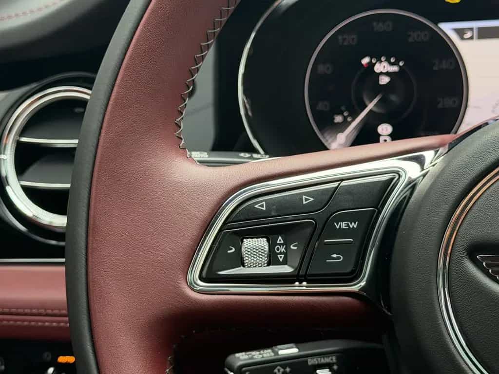 Bentley Bentayga V8 Azure Black Mulliner Carbon Pano HuD 09/2023-photo-37