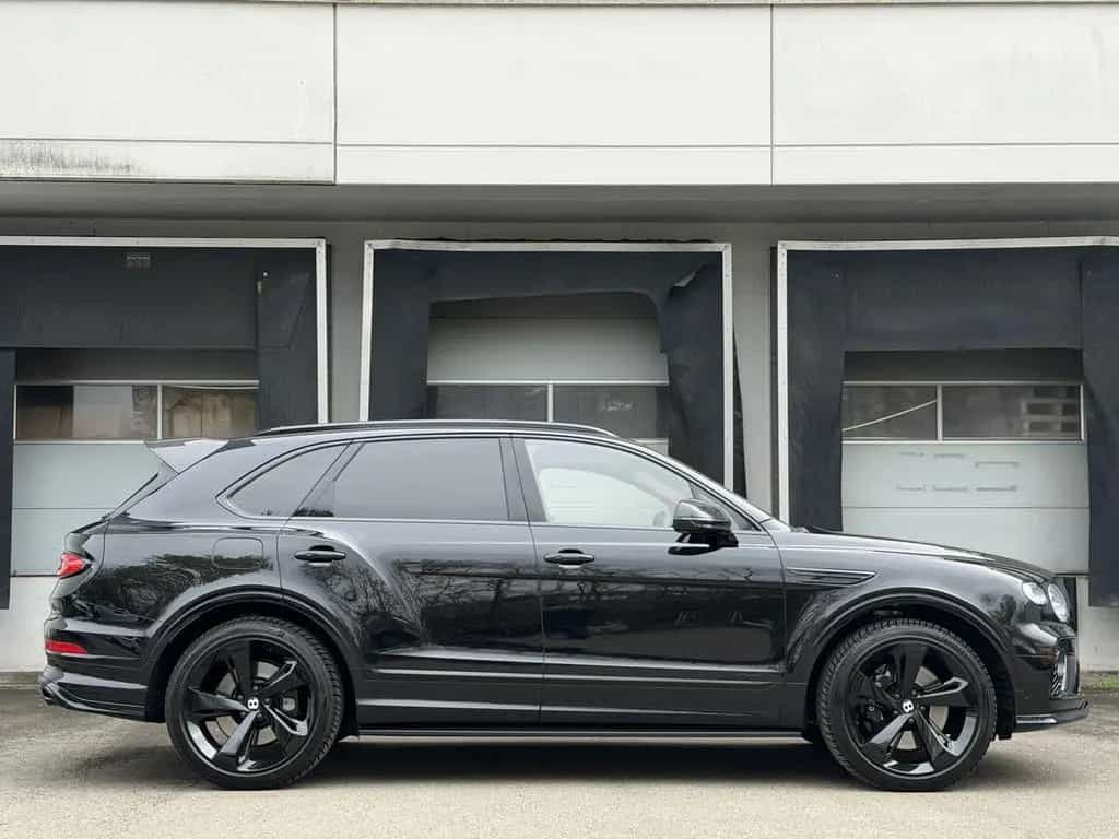 Bentley Bentayga V8 Azure Black Mulliner Carbon Pano HuD 09/2023-photo-6