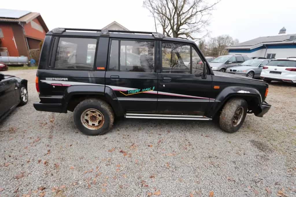 Isuzu Trooper 4x4 Wenig KM AHK ZV SHZ 04/1991-photo-3