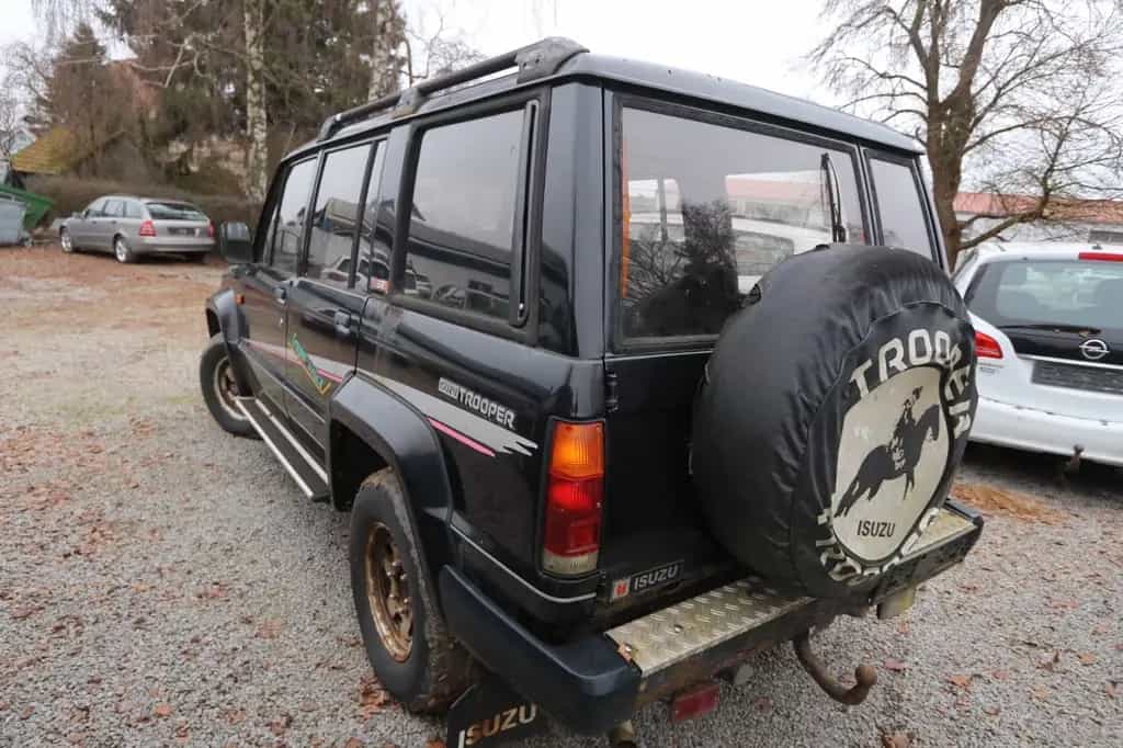 Isuzu Trooper 4x4 Wenig KM AHK ZV SHZ 04/1991-photo-5
