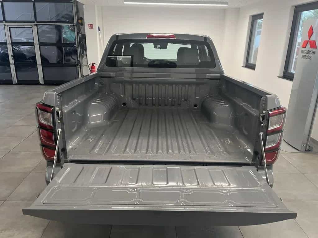 Isuzu D-Max 1.9L DoubleCab 4x4 LSE LED ACC PDC Kamera 03/2026-photo-5