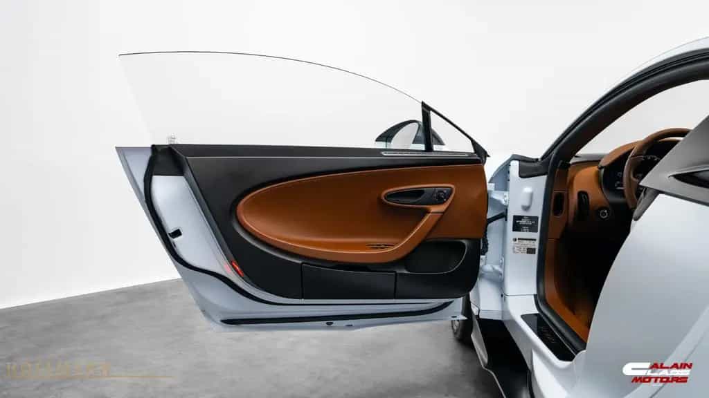 Bugatti Chiron SPORT + W16 + 8L + 1500 PS + CARBON 04/2022-photo-12
