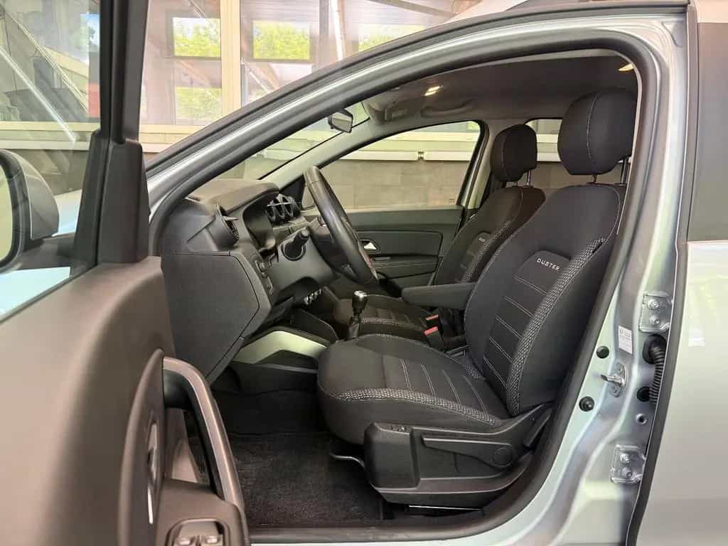 Dacia Duster II Adventure 5 J. Garantie NAVI SHZ TEMPO 12/2019-photo-1
