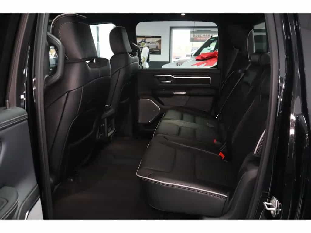 Dodge Ram 1500 Laramie Night ACC SITZBELÜFTUNG PANO null-photo-9