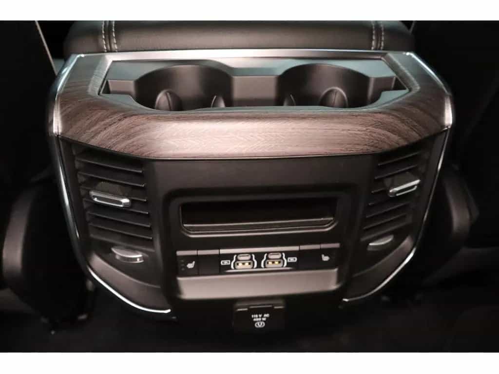 Dodge Ram 1500 Laramie Night ACC SITZBELÜFTUNG PANO null-photo-10