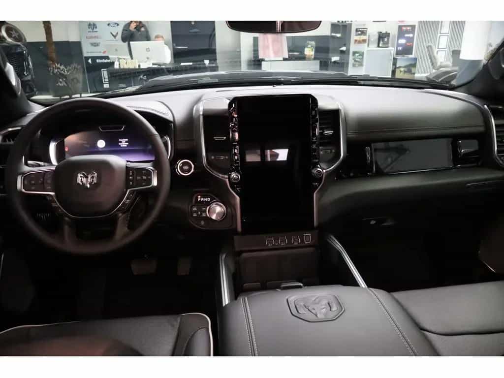 Dodge Ram 1500 Laramie Night ACC SITZBELÜFTUNG PANO null-photo-11