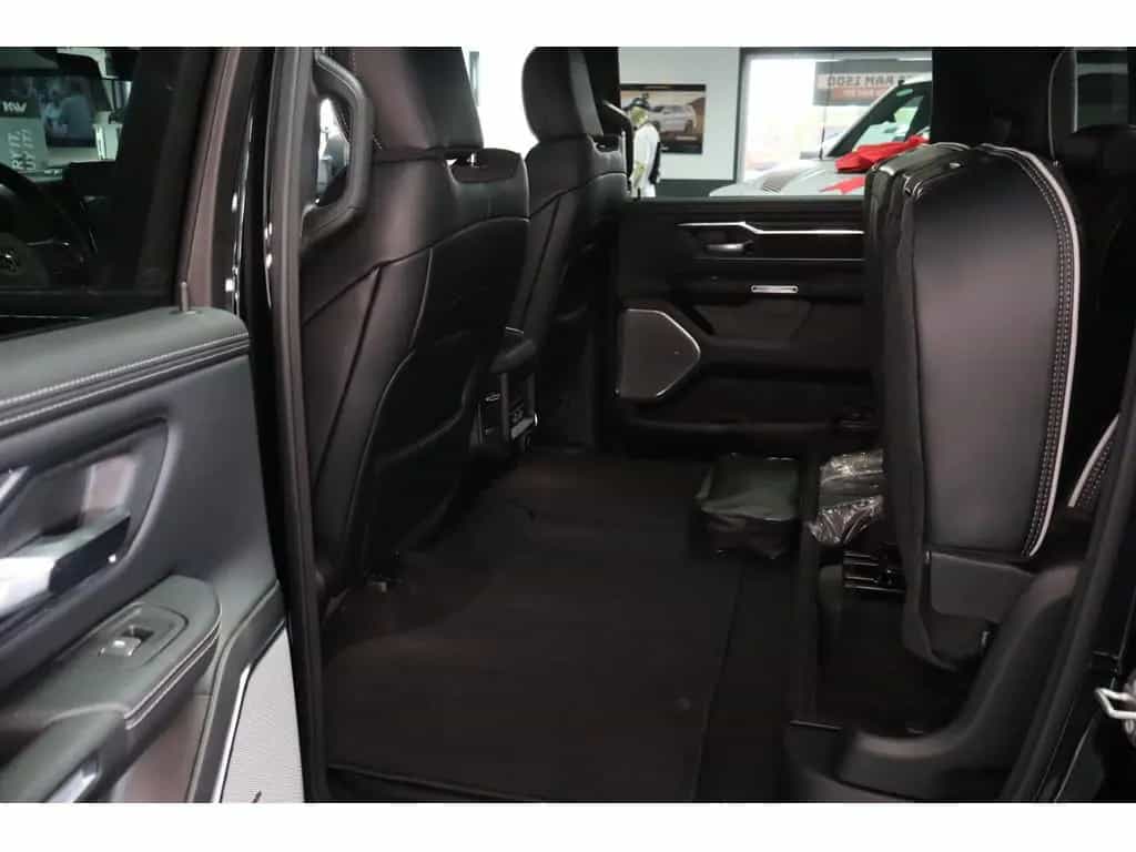 Dodge Ram 1500 Laramie Night ACC SITZBELÜFTUNG PANO null-photo-12