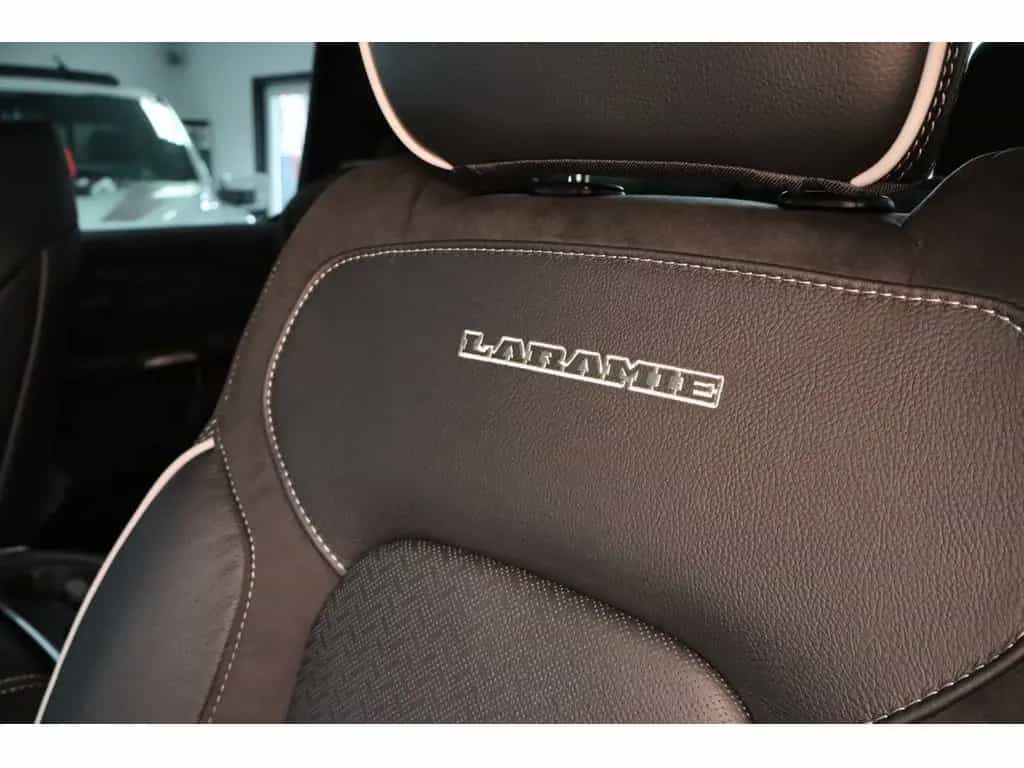 Dodge Ram 1500 Laramie Night ACC SITZBELÜFTUNG PANO null-photo-16