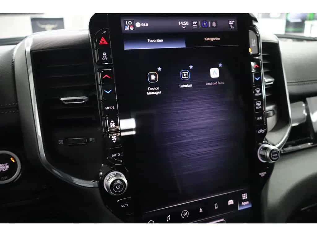 Dodge Ram 1500 Laramie Night ACC SITZBELÜFTUNG PANO null-photo-21