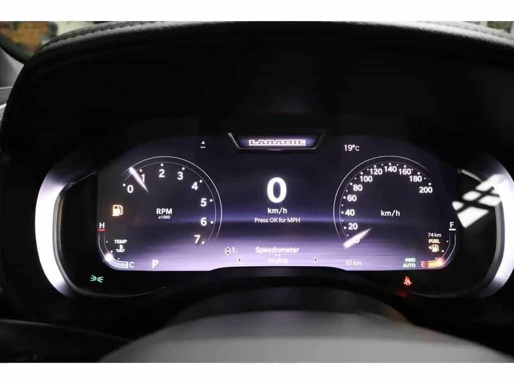 Dodge Ram 1500 Laramie Night ACC SITZBELÜFTUNG PANO null-photo-28