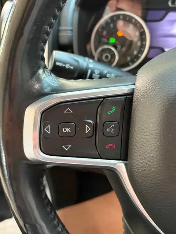 Dodge RAM 1500 Laramie Crew Cab 4x4 Kamera Leder LED 07/2020-photo-17