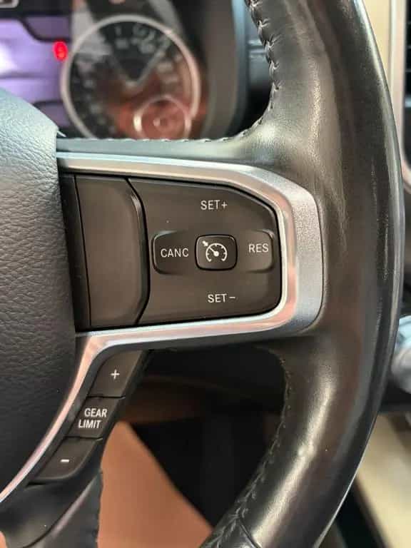 Dodge RAM 1500 Laramie Crew Cab 4x4 Kamera Leder LED 07/2020-photo-18