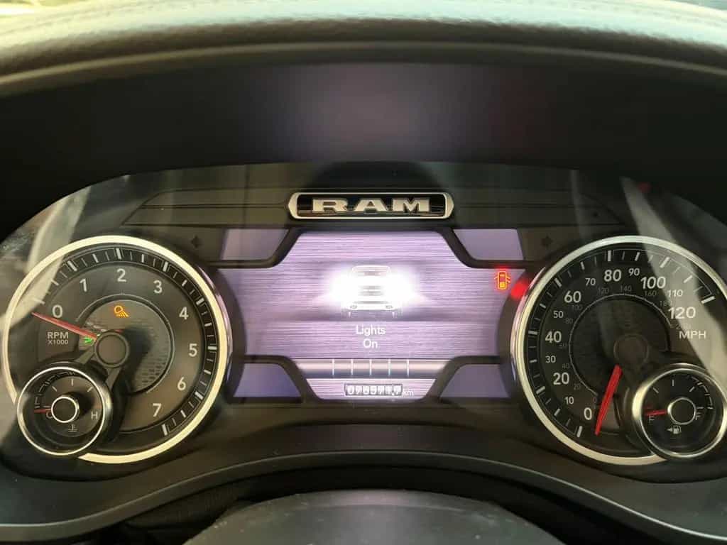 Dodge RAM 1500 Laramie Crew Cab 4x4 Kamera Leder LED 07/2020-photo-19