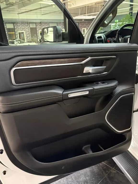 Dodge RAM 1500 Laramie Crew Cab 4x4 Kamera Leder LED 07/2020-photo-32