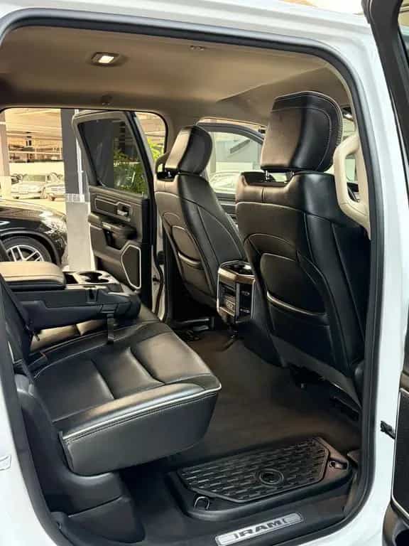 Dodge RAM 1500 Laramie Crew Cab 4x4 Kamera Leder LED 07/2020-photo-36